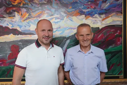 (VIDEO in FOTO) Minister Vrtovec na celodnevnem terenskem obisku na Koroškem: Pospešitev tretje razvojne osi ostaja ključna prioriteta